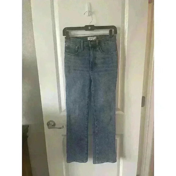 Madewell Cali Demi Boot Jeans Medium Wash Size 24 inseam 26" rise 10" - Picture 2 of 5